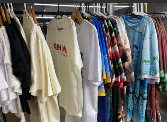 Venda de ingressos e produtos das escolas: novidades fazem sucesso nos ensaios técnicos no Anhembi 2 lojasp et26 3