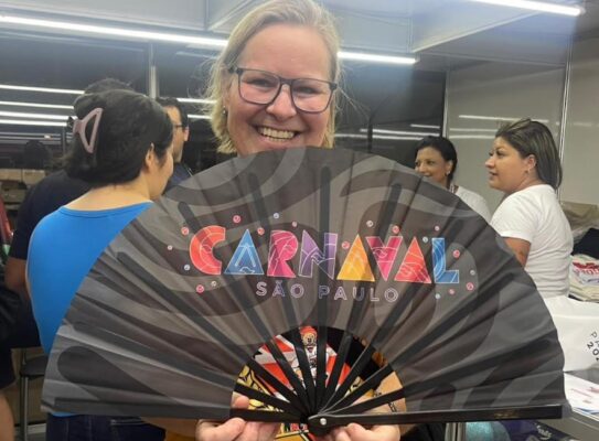 Venda de ingressos e produtos das escolas: novidades fazem sucesso nos ensaios técnicos no Anhembi 3 lojasp et26 8