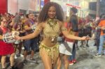 Com samba assimilado e evolução solta, União de Maricá dá ótimos sinais em ensaio de rua para o Carnaval 2026