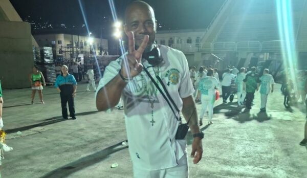 Com brilho do casal e comunidade cantando forte, Mocidade respira novos ares na Sapucaí 5 mocidade et1 26 7