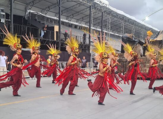 Peruche entrega ensaio técnico organizado e de forte identidade visual 2 peruche et26 3
