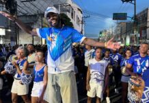 Força portelense! Sem carro de som, comunidade da Portela solta a voz no ensaio de rua