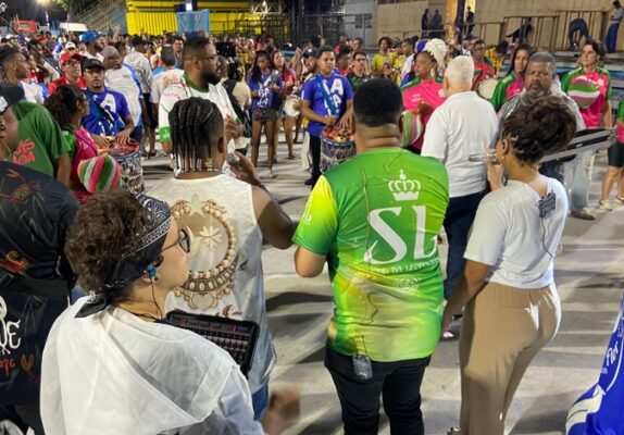 Teste do novo sistema de som da Sapucaí reúne grandes vozes e aponta avanços para o Carnaval 2026 4 somtestesapucai 3