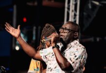 Novo sistema de som da Sapucaí provoca avaliações, comparações e expectativas do público na primeira noite de ensaios técnicos do Grupo Especial