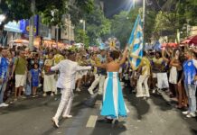 Vila Isabel vive sonho em ensaio de rua com canto forte e alto rendimento técnico