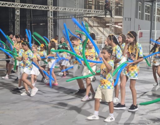 Unidos de Vila Maria apresenta técnica apurada e irreverência no primeiro ensaio técnico para o Carnaval 2026 8 vilamaria et26 1