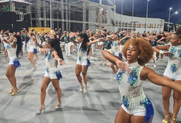 Unidos de Vila Maria apresenta técnica apurada e irreverência no primeiro ensaio técnico para o Carnaval 2026 7 vilamaria et26 2