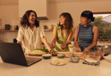 Carnaval para sentir: das ruas ao sofá, a mesma emoção em cada batida