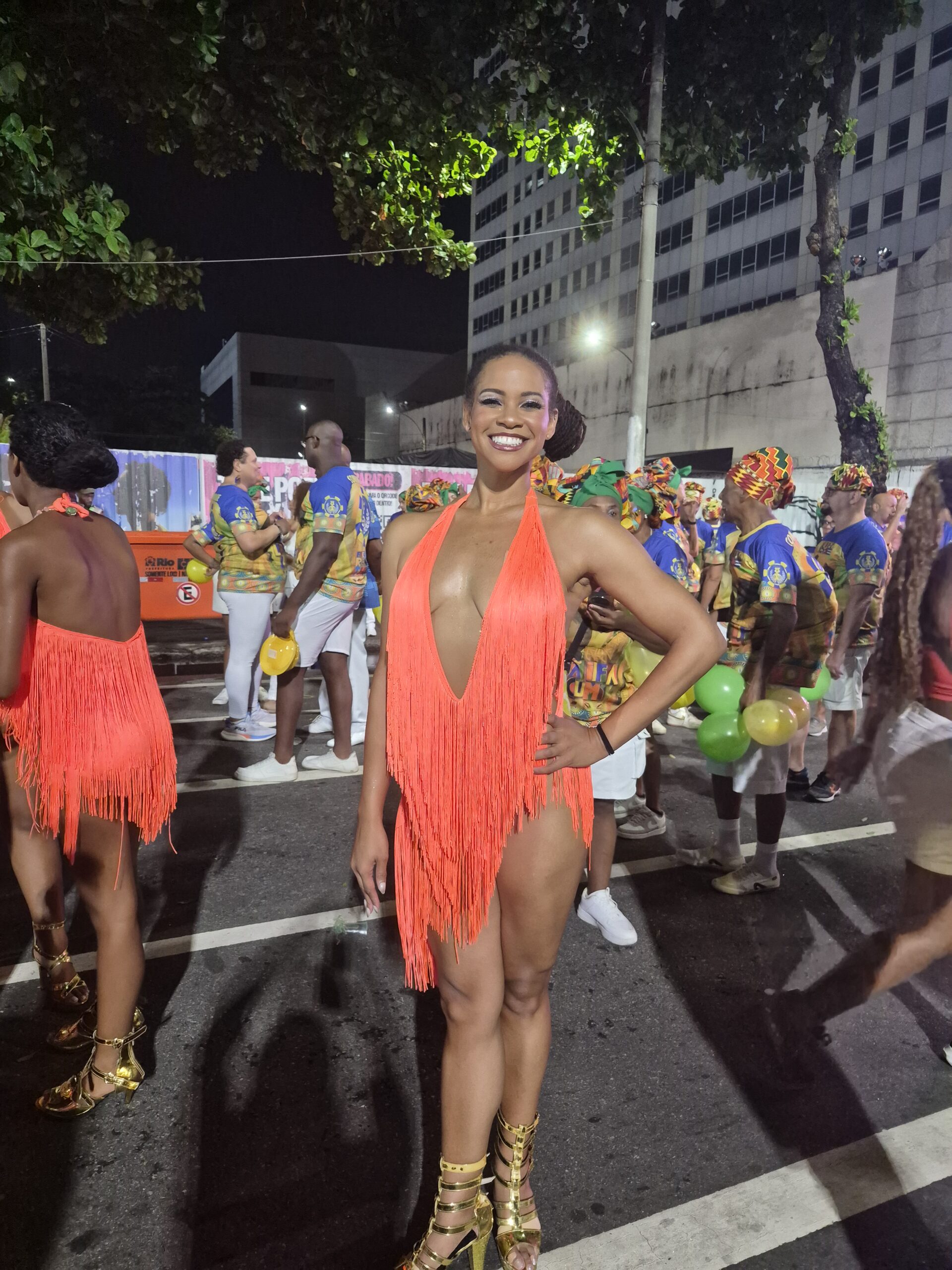 Quando o chão fala mais alto: Tuiuti reafirma potência de sua ala de passistas 3 20260207 225059 scaled