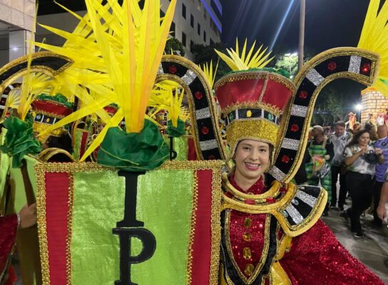 Iphan na Avenida: Botafogo Samba Clube transforma patrimônio em espetáculo na Sapucaí 3 A contadora Priscila Faria de 40 anos