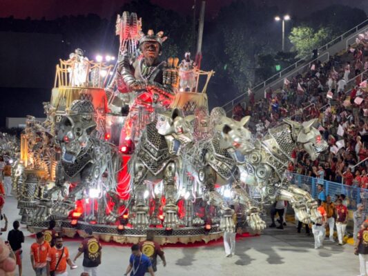 Armados de fé e ferro: a mística de Ogum reluz na segunda alegoria da União de Maricá 1 Alegoria 2 Marica 1 1