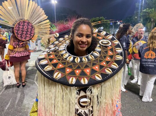 Camila Gomes 36 anos designer de sobrancelhas