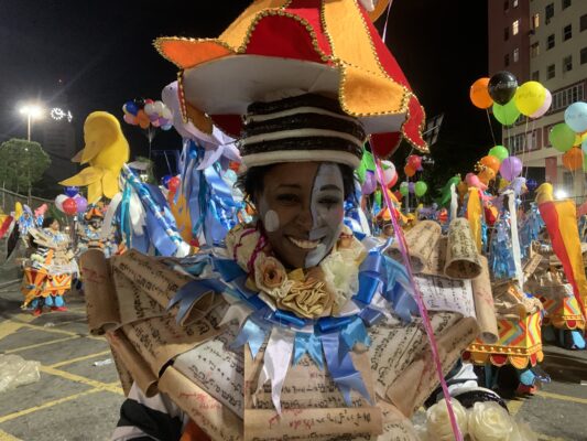 Unidos de Vila Isabel reafirma sua raiz negra em homenagem a Heitor dos Prezeres 3 Catia de Jesus