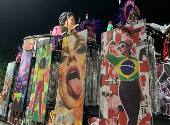 Detalhes da alegoria da Porto da Pedra