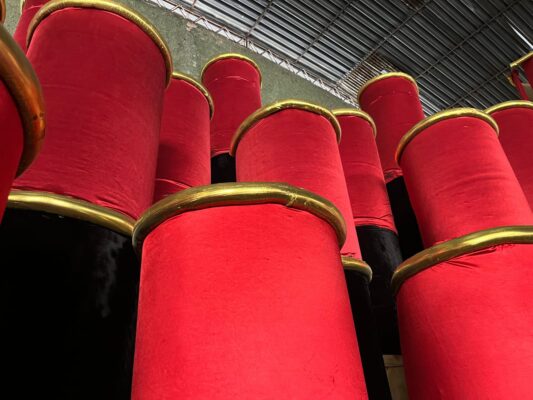 Série Barracões: Rodrigo Almeida conta como a Em Cima da Hora irá apresentar a Pombagira e o empoderamento feminino na Sapucaí 5 IMG 20260203 WA0147