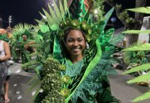 ‘Isso aqui vai virar macumba’: grito potente da Beija-Flor faz Sapucaí se unir em uma grande celebração da fé