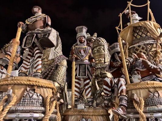 Armados de fé e ferro: a mística de Ogum reluz na segunda alegoria da União de Maricá 2 Igor Barbosa 28 fisioterapeuta 1