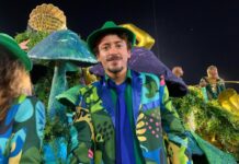 Jesuíta Barbosa se emociona ao dividir alegoria com Ney Matogrosso na Imperatriz Leopoldinense