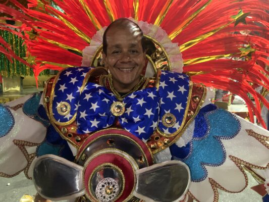 Com ironia de Rosa Magalhães, ala do Salgueiro critica globalização e consumo desenfreado 2 Marcelo Fonseca