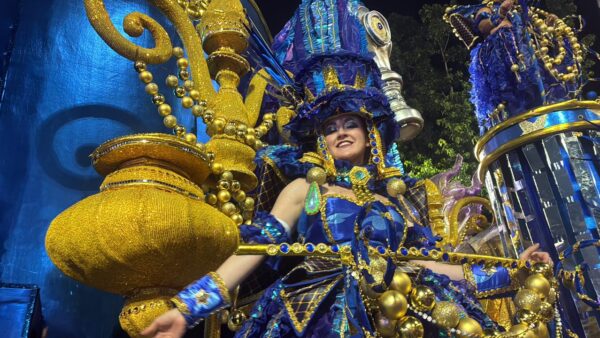 Morgan Little 44 vendedora