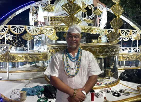 O pai de santo e advogado Fernando de Oxossi de 50 anos