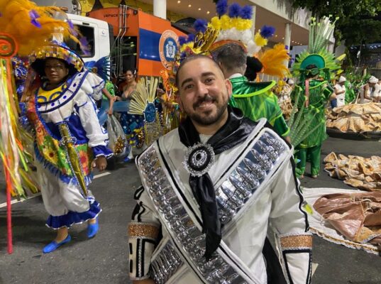 Professor e estreante na escola Vinicius Moraes 35 anos