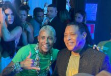 Stevie B marca presença no Camarote King reverencia o funk na Sapucaí