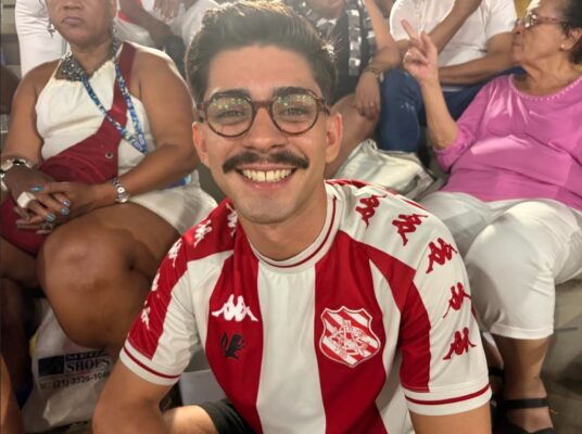 Thiago Tononi 25 anos e bailarino