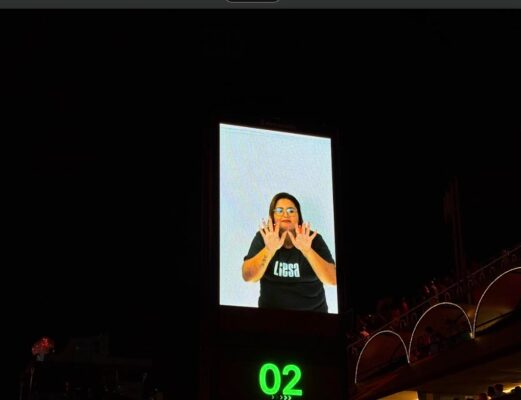 Carnaval que se vê e se sente: Sapucaí ganha tradução em Libras e amplia inclusão no maior espetáculo da Terra 1 Transmissao e feita por um telao