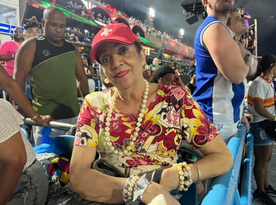 Zelma Silva 74 anos e secretaria executiva da Bolsa