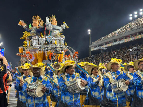 aguiadeouro desfile26 10