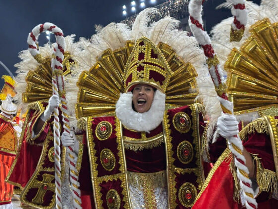 aguiadeouro desfile26 12