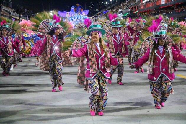 arranco desfile 2026 08