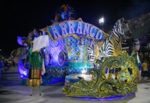 Arranco aposta na força simbólica do riso e entrega conjunto plástico sólido