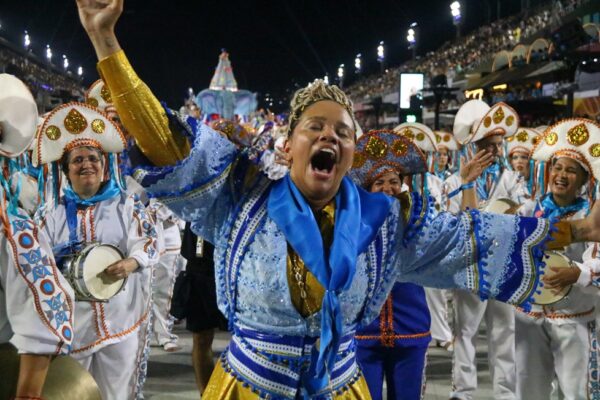 arranco desfile 2026 16