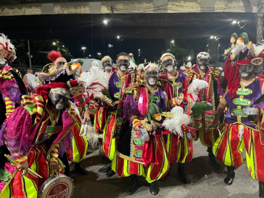 Bateria Pirata-Furiosa: Bateria do Salgueiro representa piratas em busca de um tesouro 1 bateria furiosa