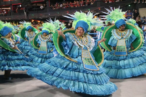 Entre o impacto visual e o canto irregular, Botafogo faz desfile de contrastes 5 botafogo desfile 2026 12