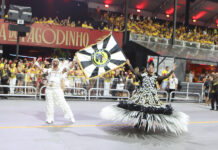 Bateria se destaca positivamente no desfile do Camisa 12