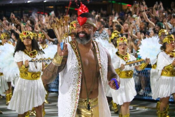 Mocidade entrega estética de qualidade, casal se destaca, mas evolução é bastante problemática 13 desfile 2026 29