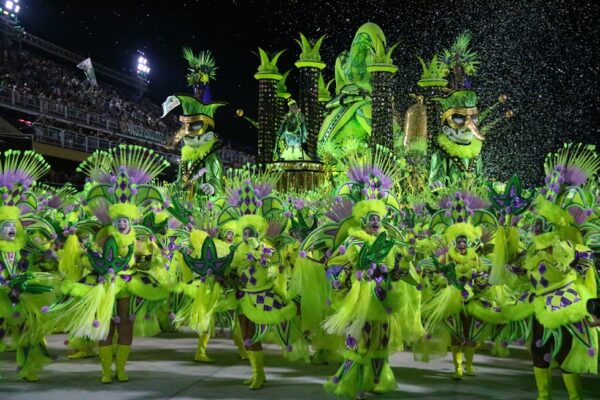 Mocidade entrega estética de qualidade, casal se destaca, mas evolução é bastante problemática 6 desfile 2026 44