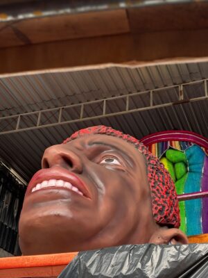 detalhe escultura 3 alegoria bangu 2026