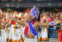 Freddy Ferreira analisa a bateria da Estácio no desfile no Carnaval 2026
