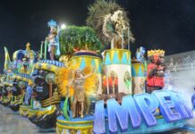 Comissão de frente e conjunto visual são destaques no desfile da Imperador do Ipiranga