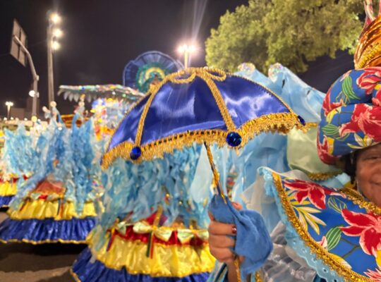 Entre o frevo e o imaginário: as baianas da Inocentes mostram como o povo transforma encontros em Tradição 1 inocentes baianas