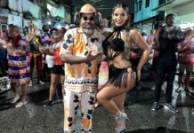 Sintonia do casal, bateria e ala musical formam protagonismo no último ensaio de rua da Inocentes de Belford Roxo