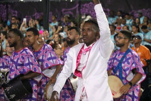 Freddy Ferreira analisa a bateria do Jacarezinho no desfile no Carnaval 2026 1 jacarezinho desfile 2026 17