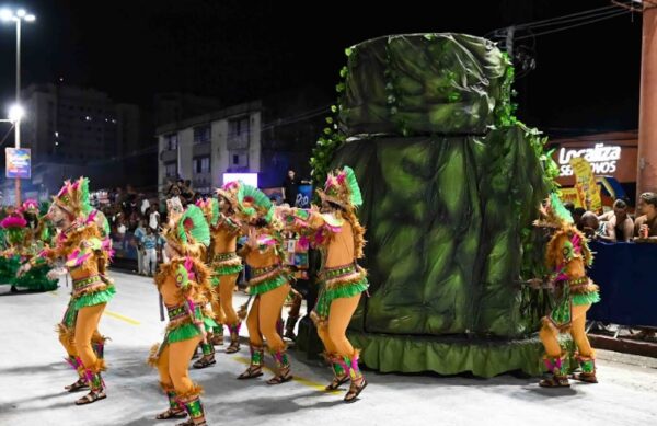 Com poesia e resistência, Lins Imperial transforma a Intendente em rio vivo 1 lins 2026 1