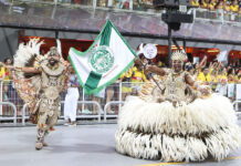 Comissão de frente impactante e samba clássico marcam desfile da Mancha Verde