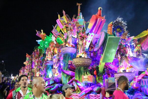 mangueira desfile 2026 13