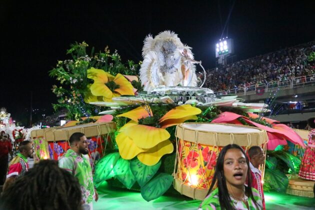 mangueira desfile 2026 33